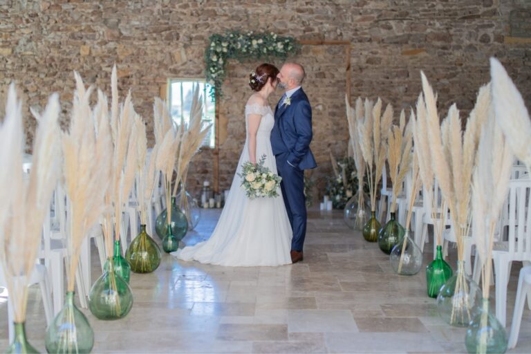 Image d'un couple heureux lors d'une ouverture de bal ou la cie mouvementé danse était présente !